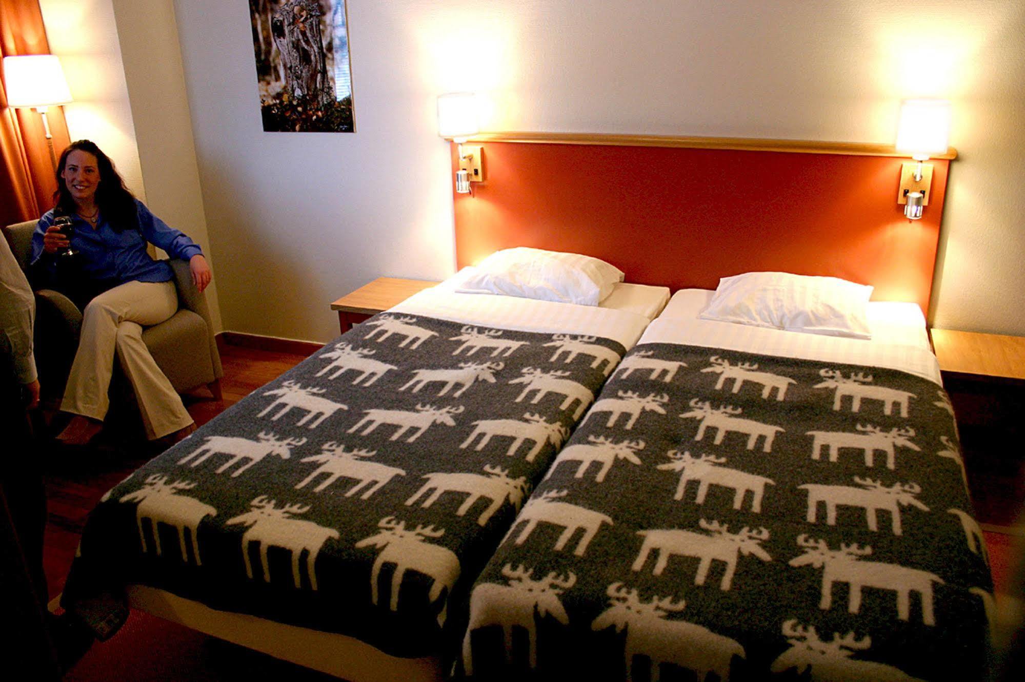 קירונה Hotell Kebne מראה חיצוני תמונה